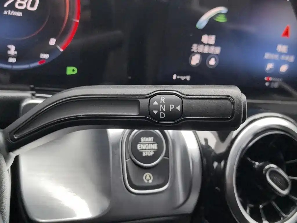 Mercedes-Benz GLB — миниатюра 13