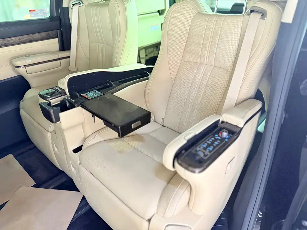 Toyota Vellfire 2019 2.5L HV Luxury