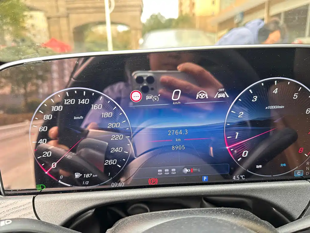 MERCEDES-BENZ E CLASS