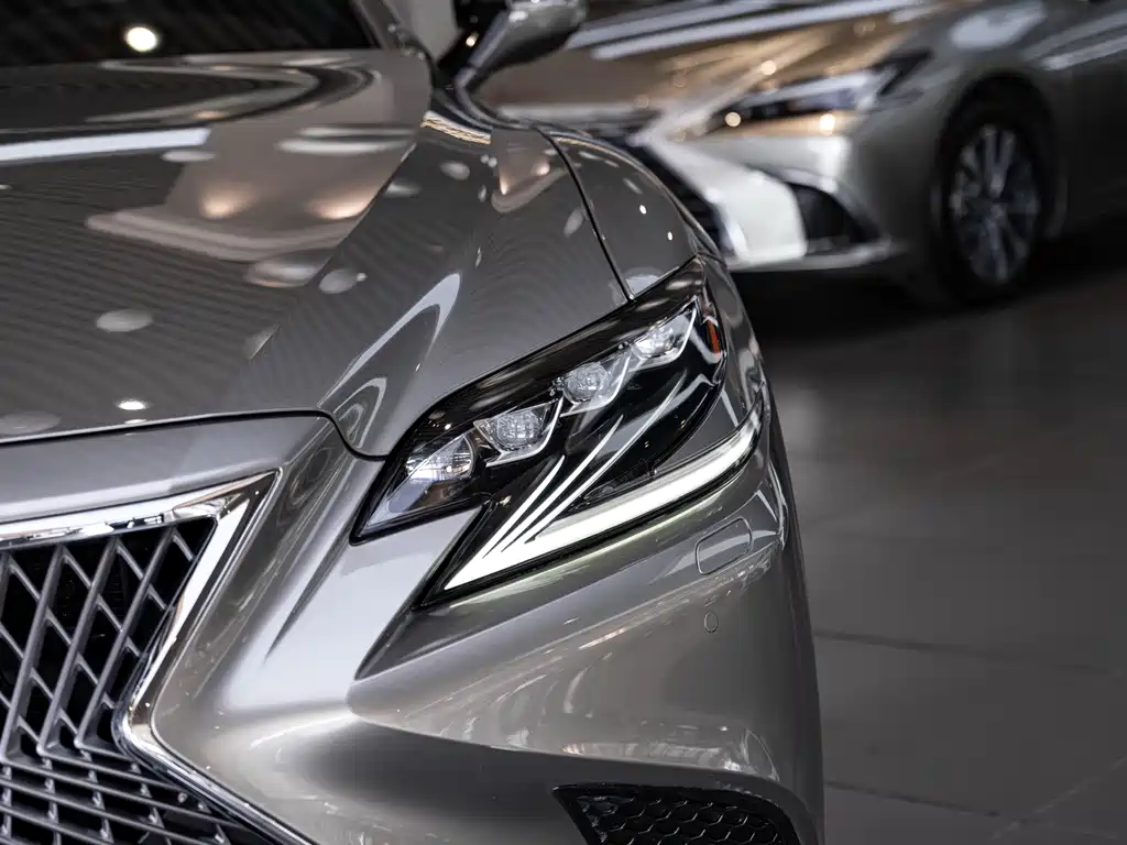Lexus LS — миниатюра 6