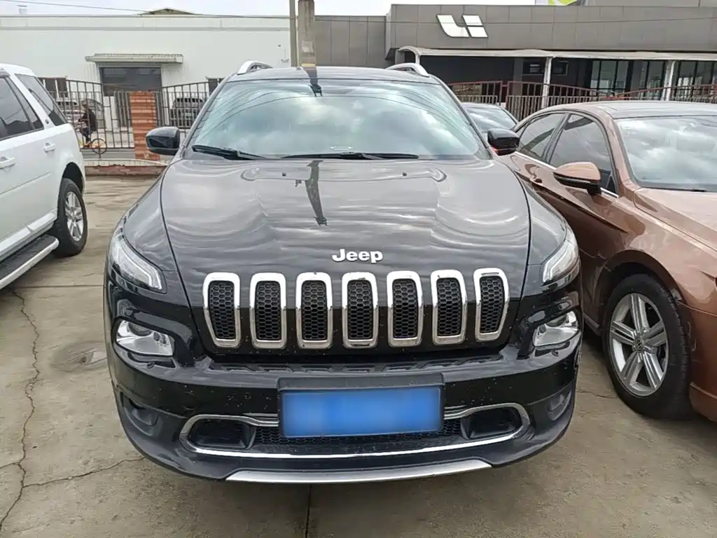 Jeep Cherokee — миниатюра 3