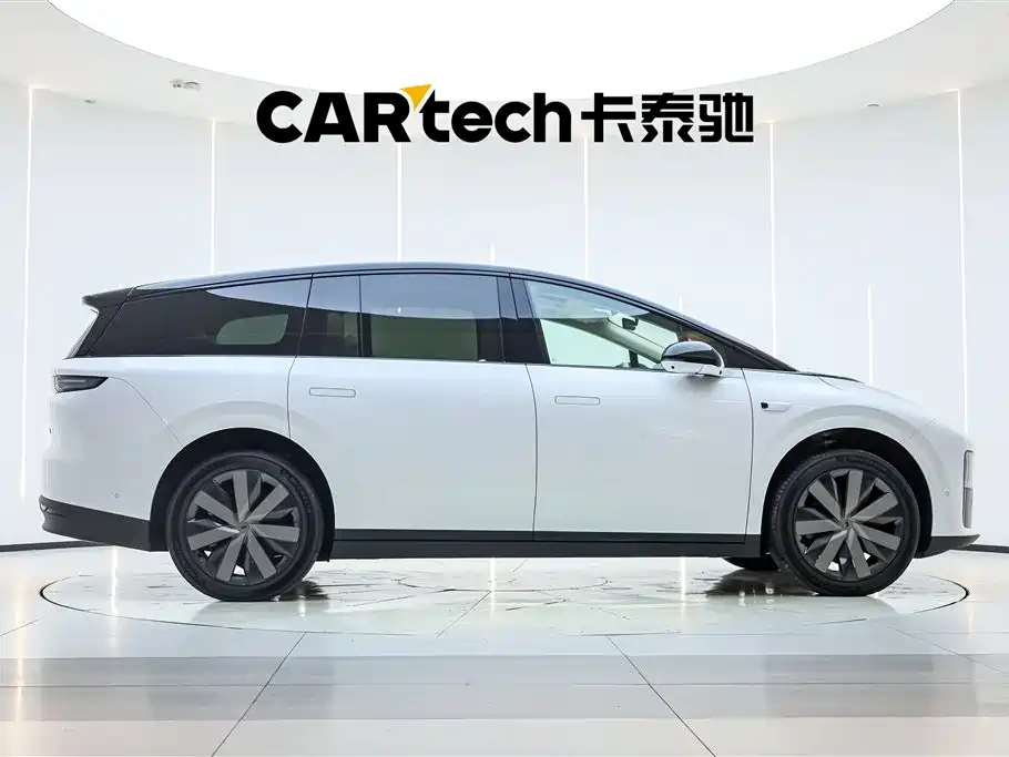 Li Auto i8 2025 Standard