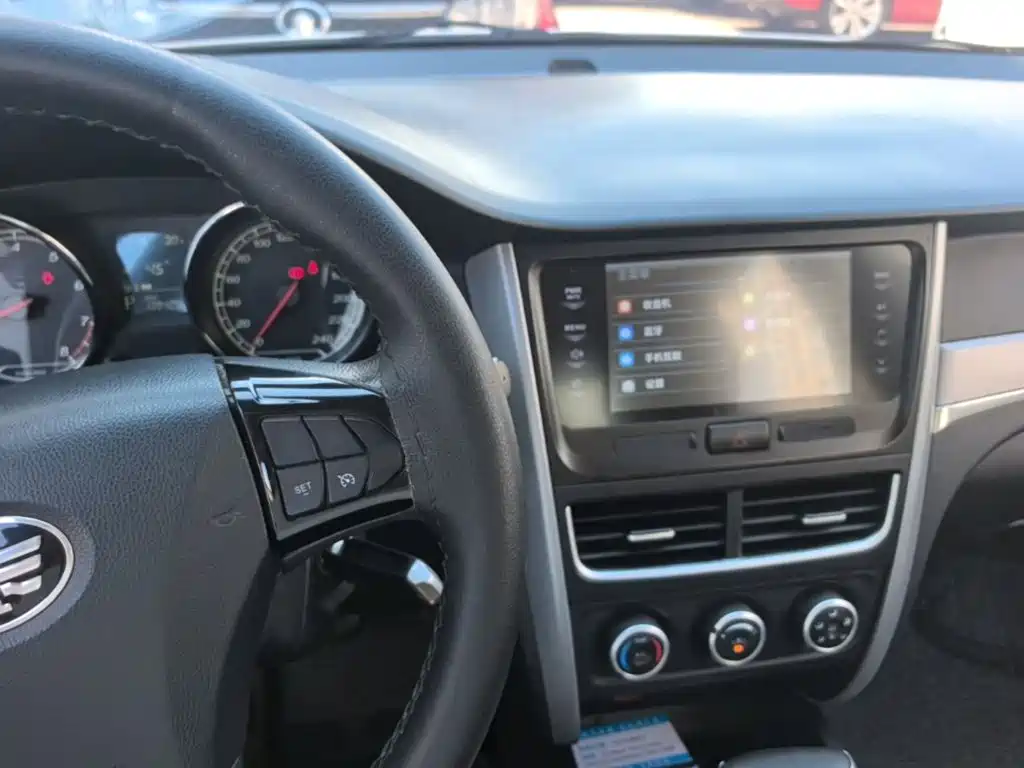Bestune B30 — миниатюра 10