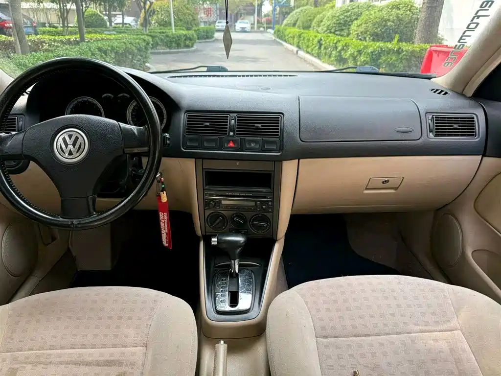 Volkswagen Golf 2004 1.6 AT Fashion