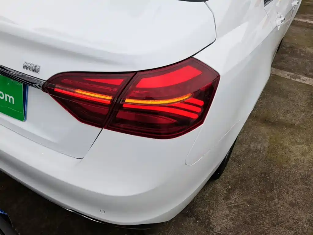 Geely Emgrand — миниатюра 8