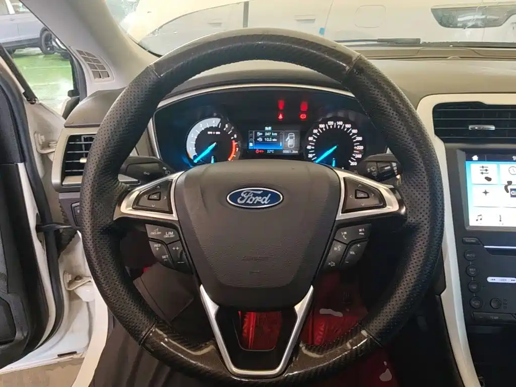 Ford Mondeo — миниатюра 11