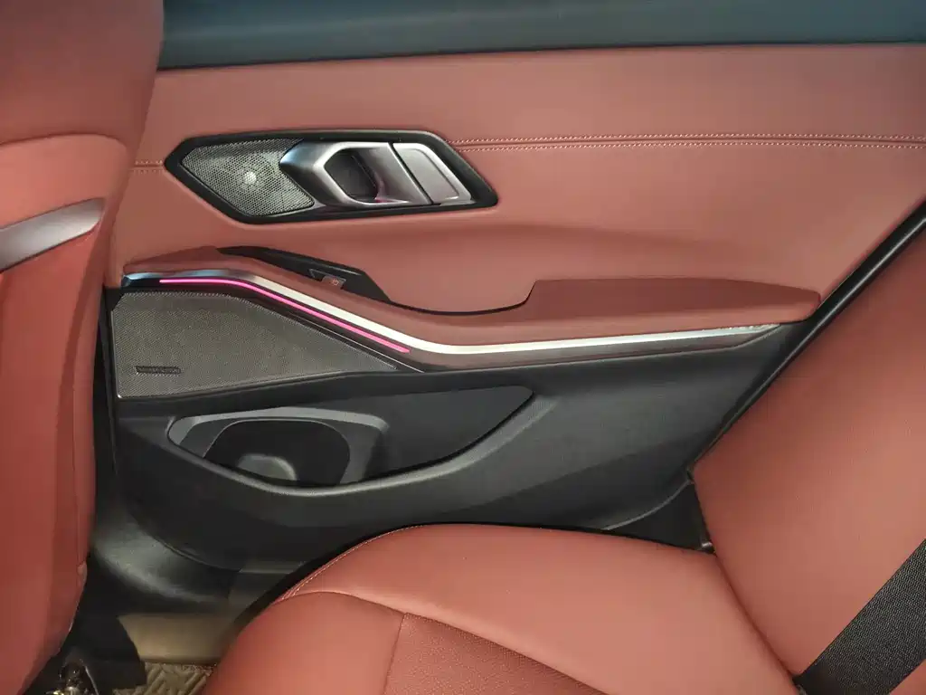 BMW 3 Series — миниатюра 10