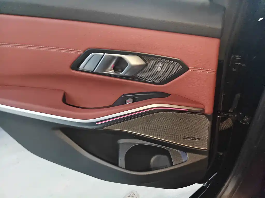 BMW 3 Series — миниатюра 11