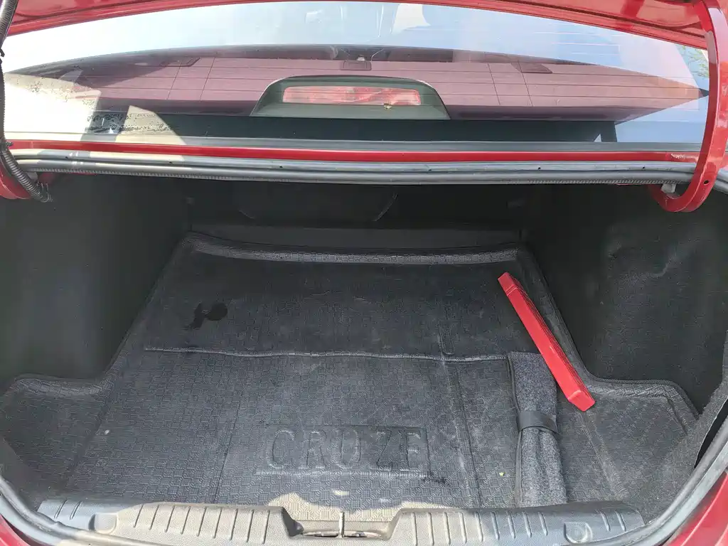 Chevrolet Cruze — миниатюра 18