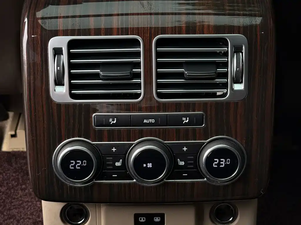 Land Rover Range Rover — миниатюра 9