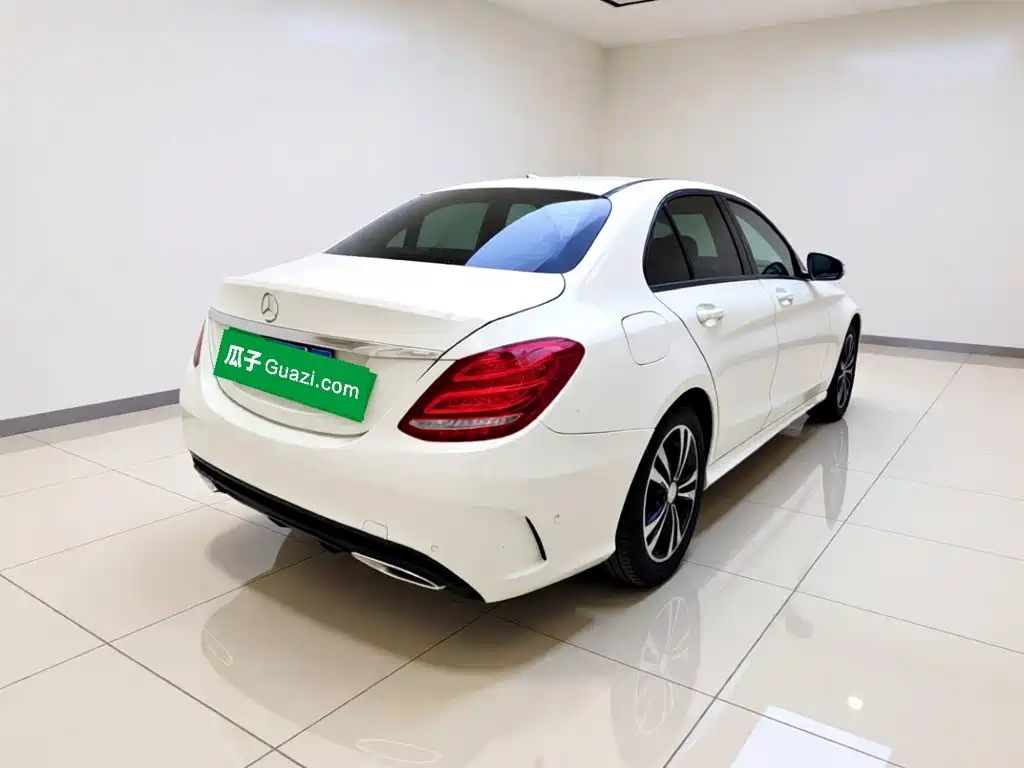 Mercedes-Benz C-Class — миниатюра 6