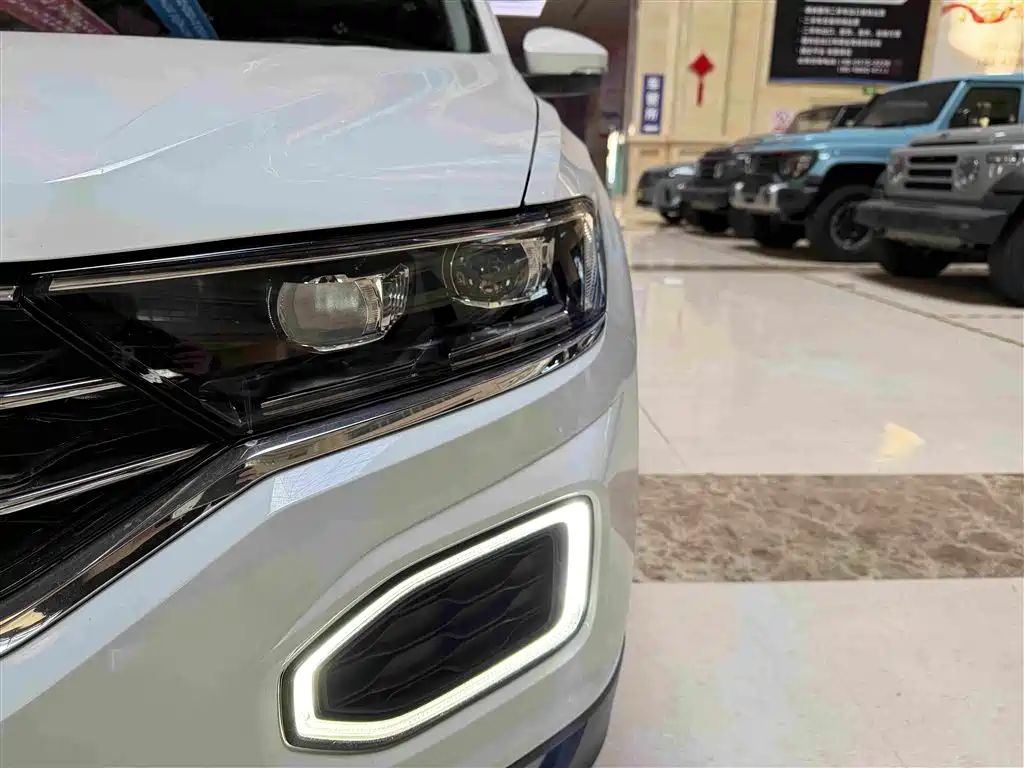 Volkswagen T-Roc — миниатюра 4