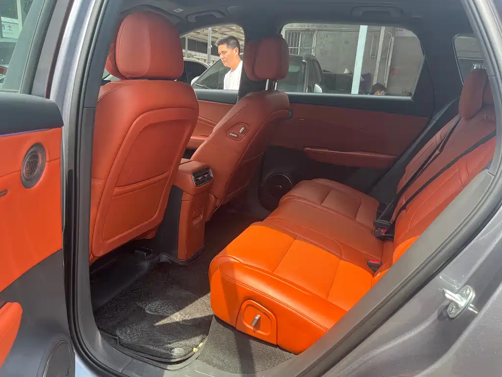 Hongqi HS6 PHEV 2026 220