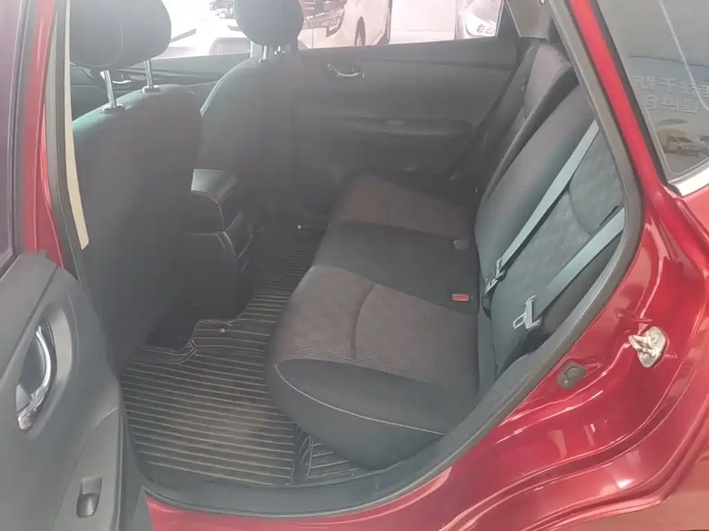 Nissan Tiida — миниатюра 17