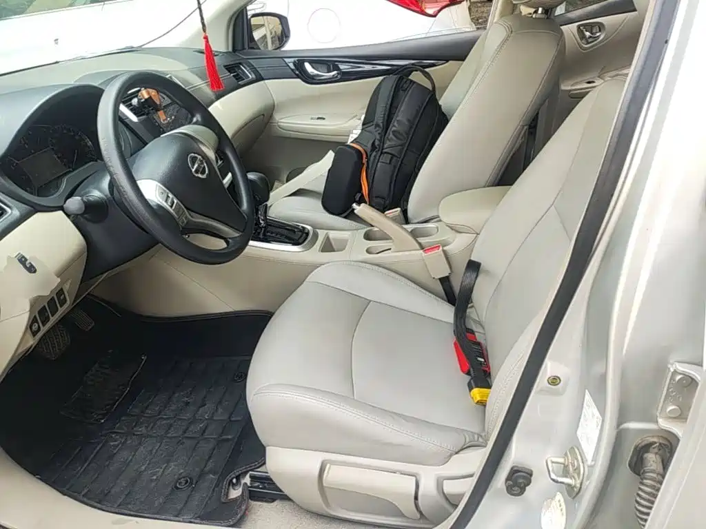 Nissan Tiida — миниатюра 15