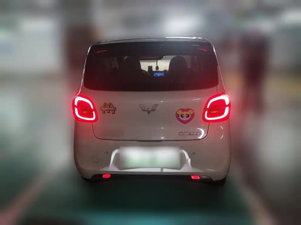 Wuling MINIEV — миниатюра 3