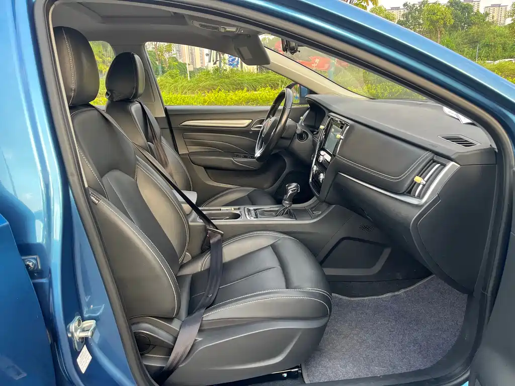 Roewe i6 Classic — миниатюра 10