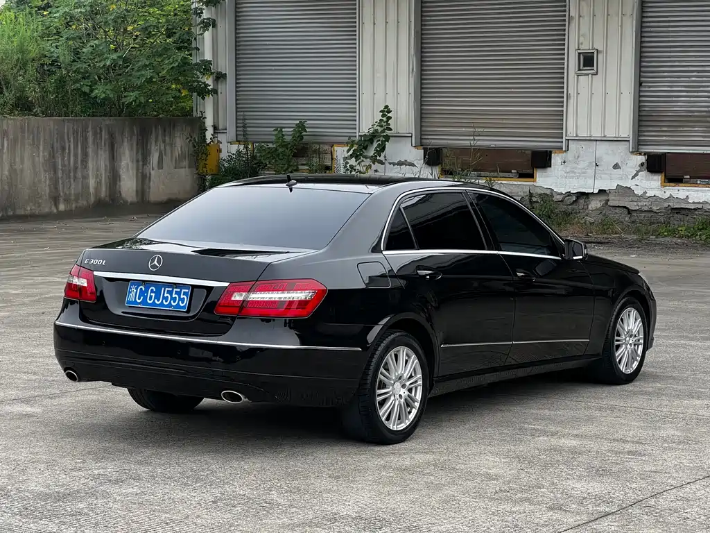 Mercedes-Benz E-Class — миниатюра 29