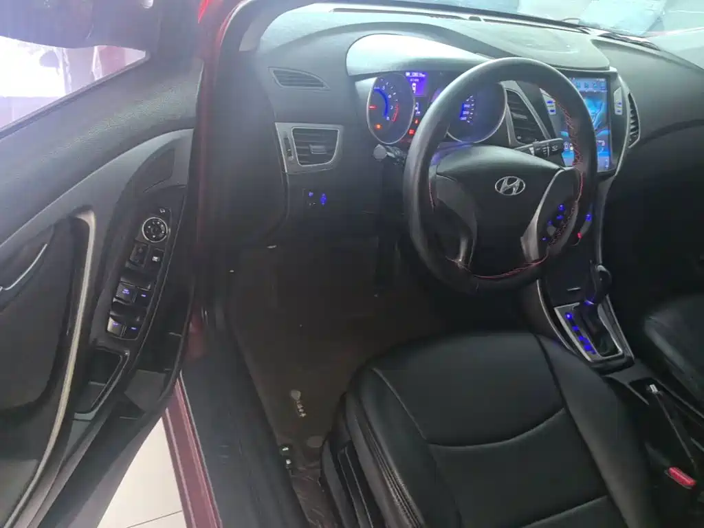 Hyundai Elantra Langdong — миниатюра 16