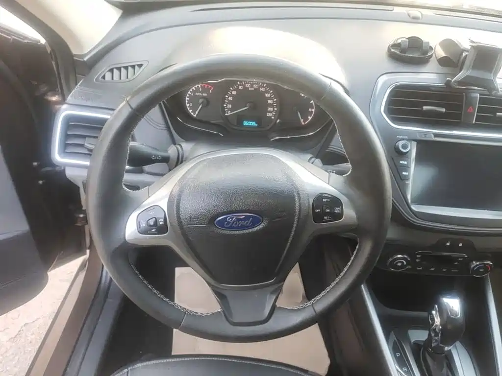 Ford Escort — миниатюра 11