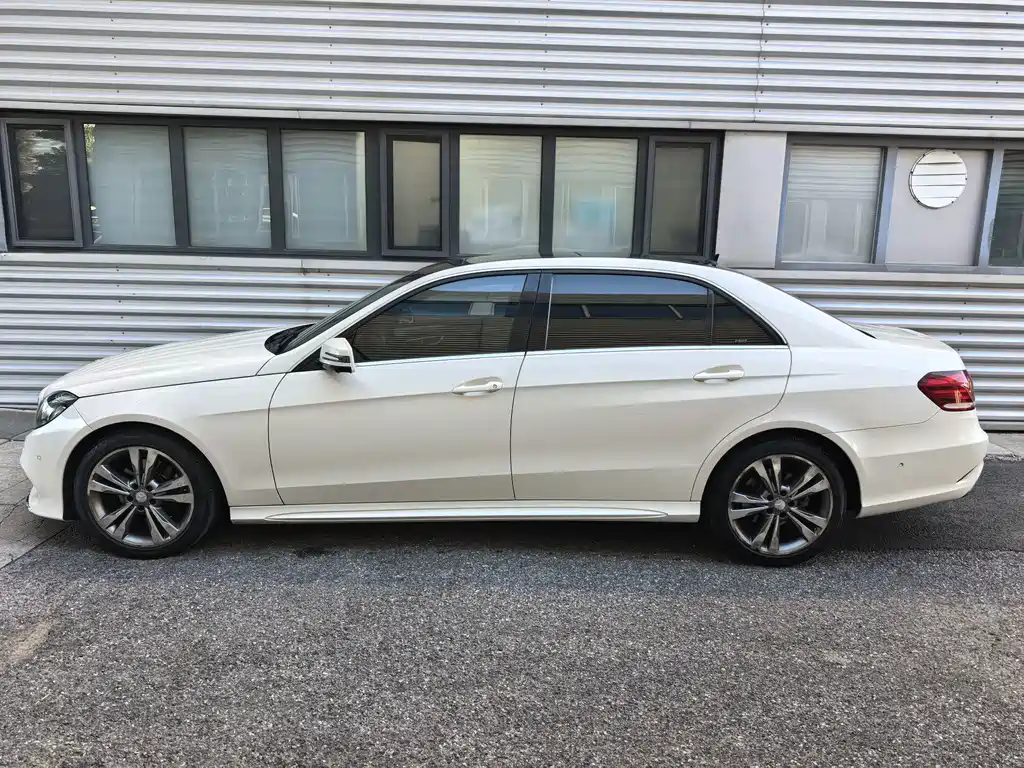 Mercedes-Benz E-Class — миниатюра 3