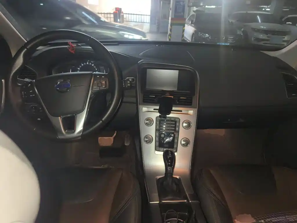 Volvo XC60 — миниатюра 5