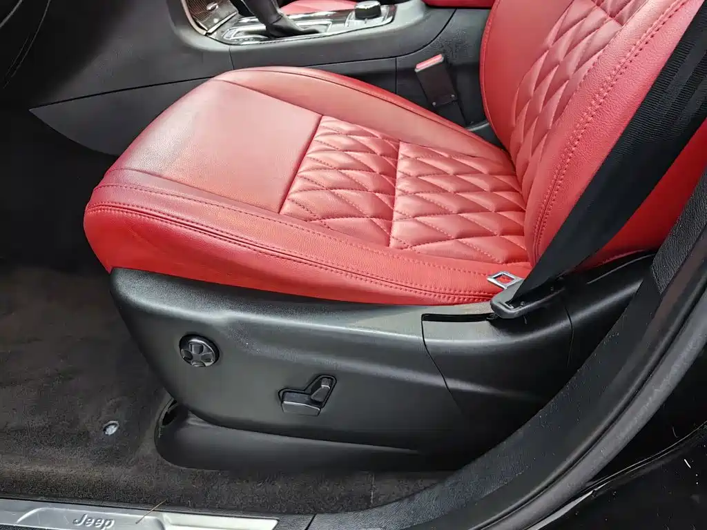 Jeep Grand Cherokee (Import) — миниатюра 20