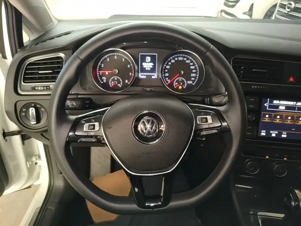 Volkswagen Golf — миниатюра 11