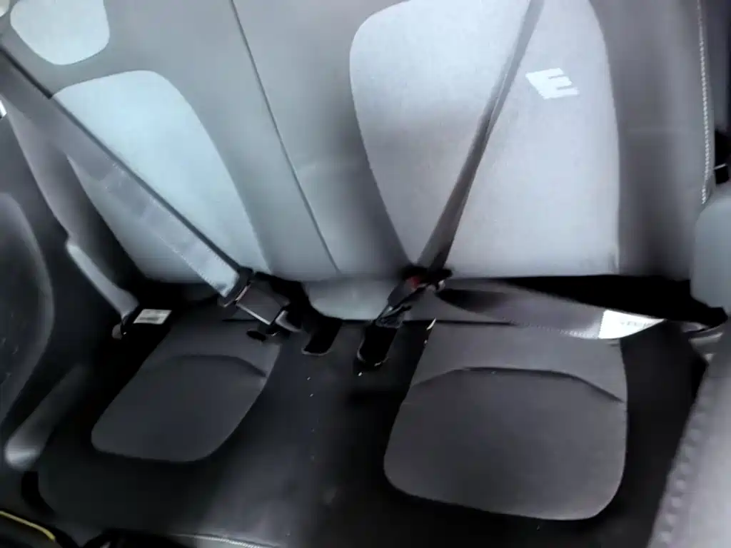 Wuling MINIEV — миниатюра 17