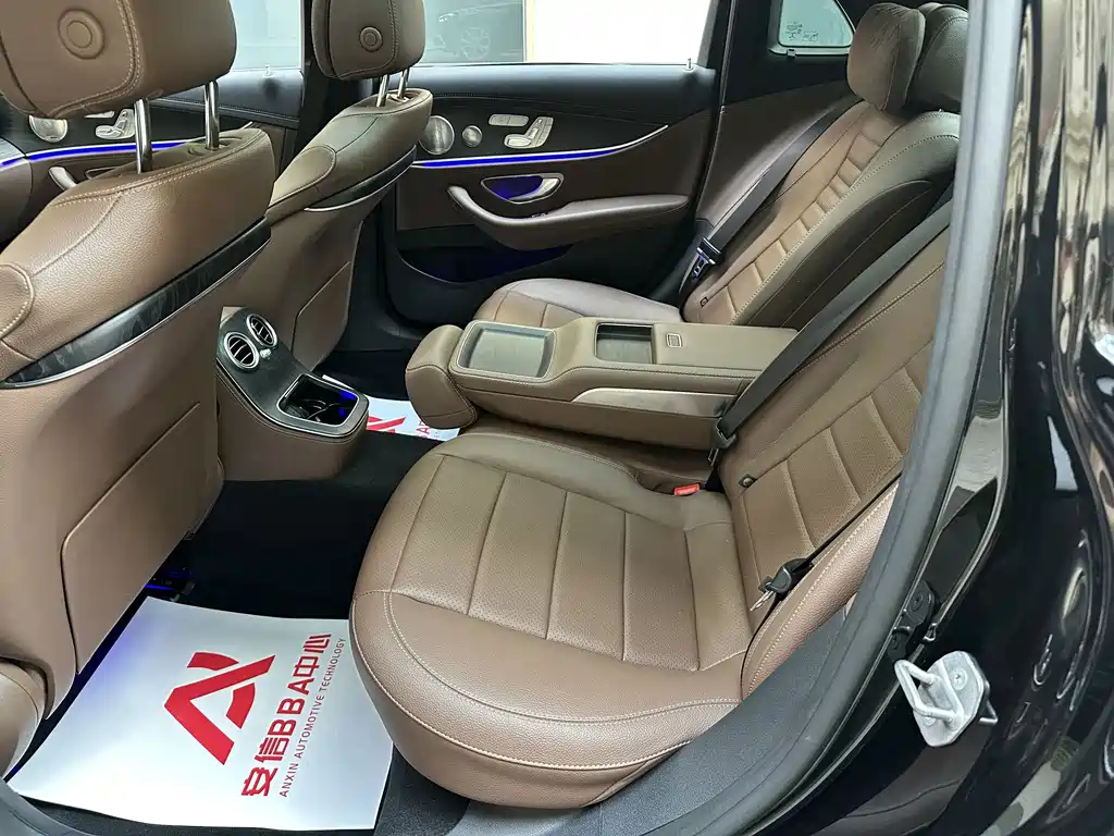 Mercedes-Benz E-Class — миниатюра 10