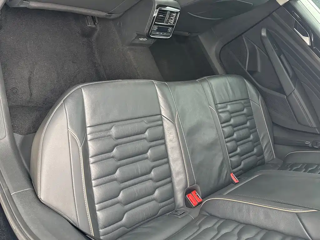 Volkswagen Passat — миниатюра 4