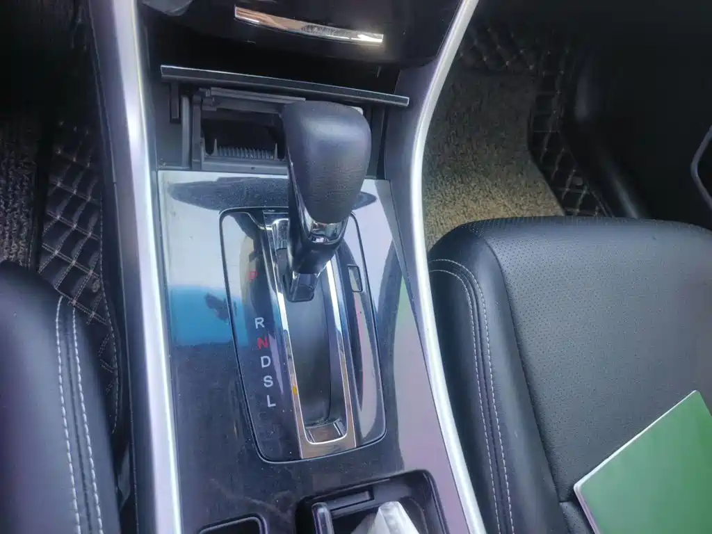 Honda Accord — миниатюра 10