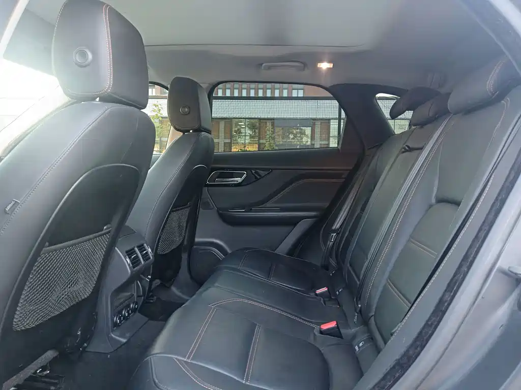 Jaguar F-PACE — миниатюра 16
