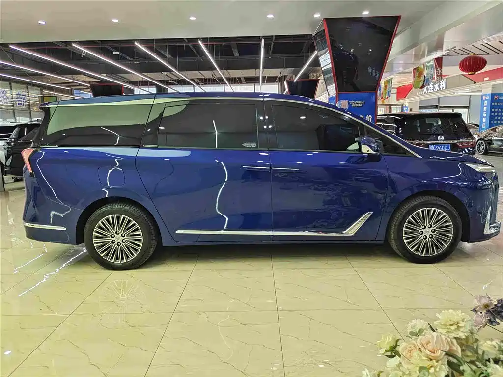 Buick GL8 Hybrid — миниатюра 17