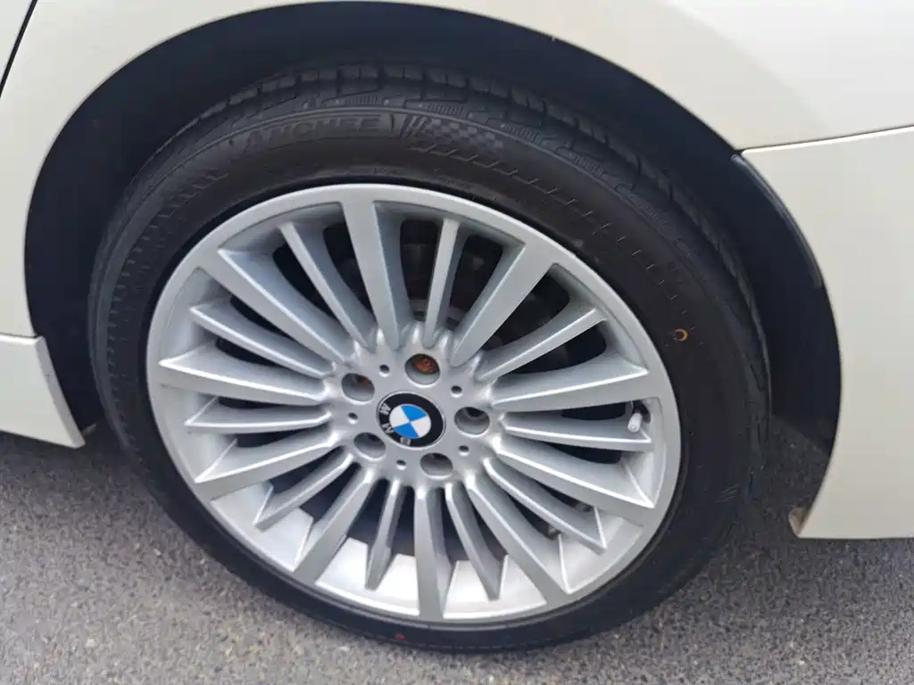 BMW 3 Series — миниатюра 14