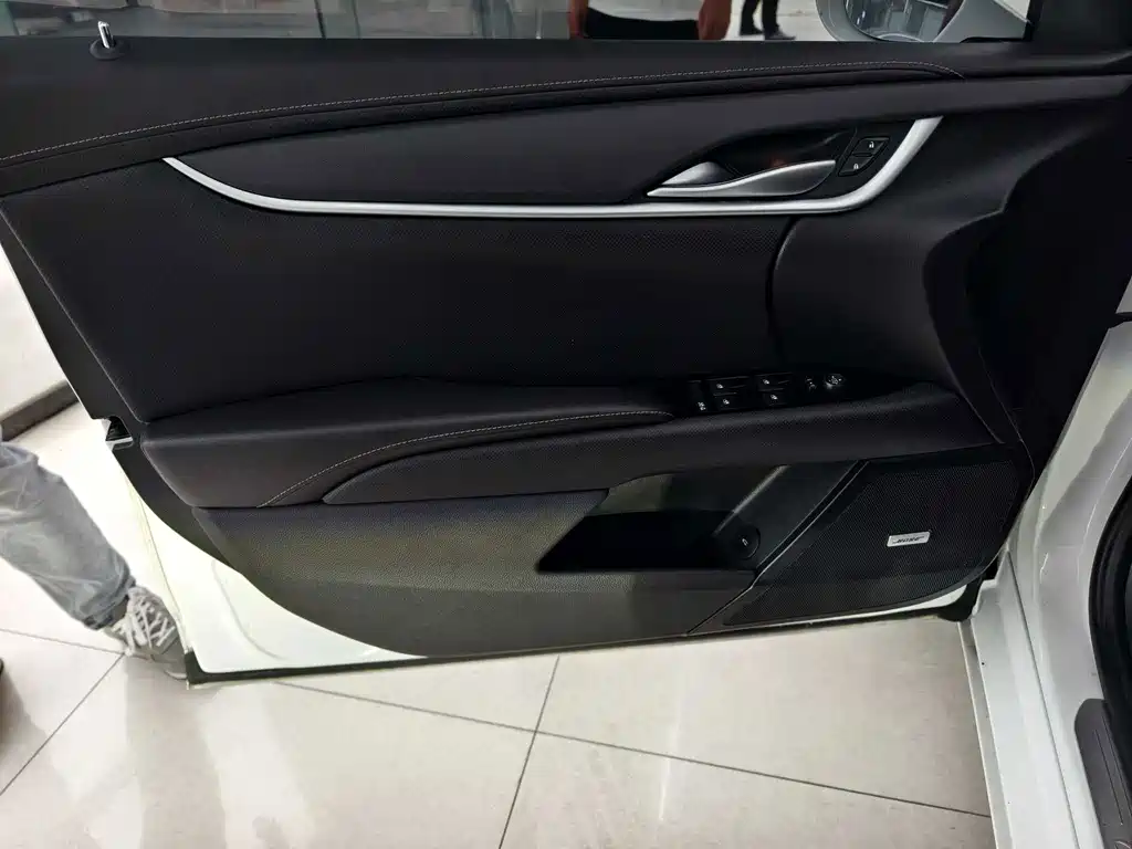 Cadillac XTS — миниатюра 12