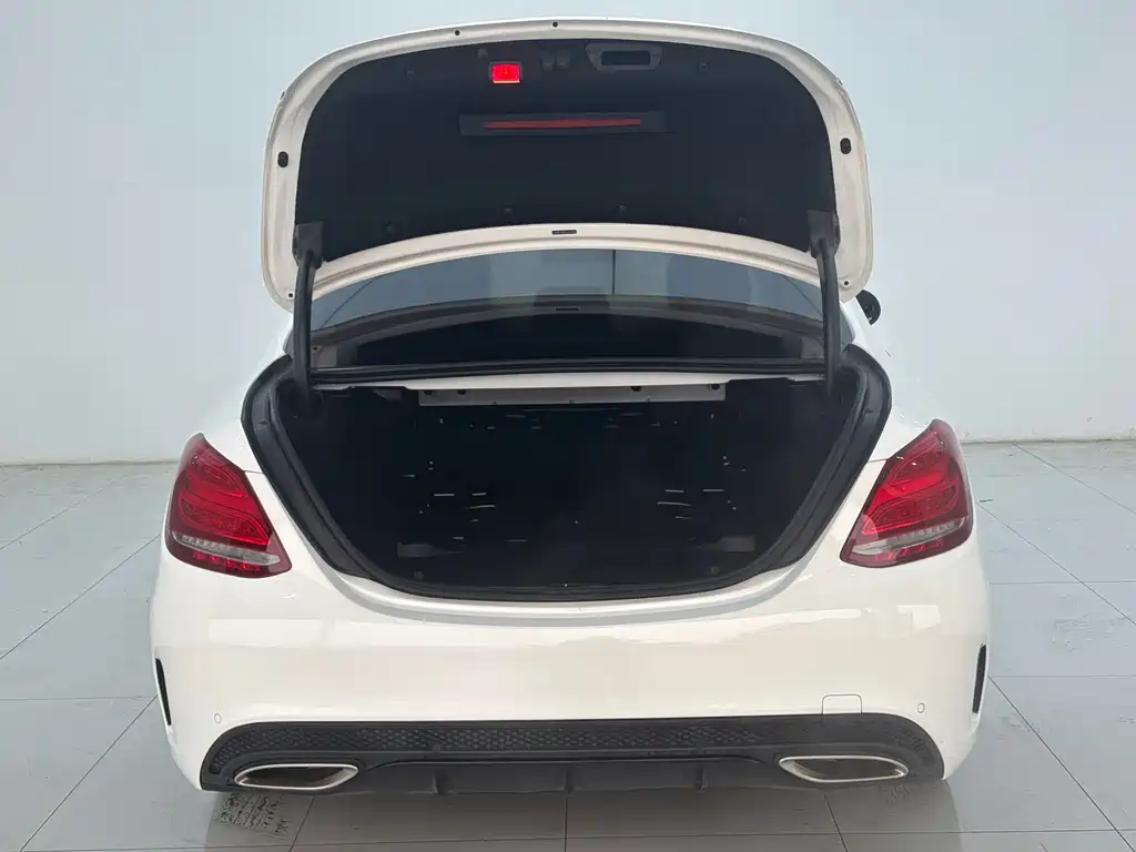 Mercedes-Benz C-Class — миниатюра 7
