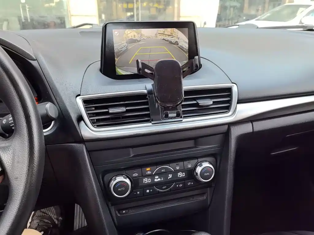 Mazda 3 Axela — миниатюра 13