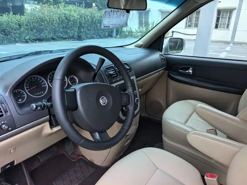 Buick GL8 — миниатюра 12