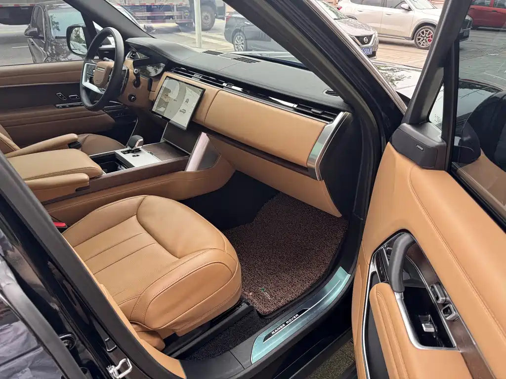 Land Rover Range Rover 2025 3.0 L6 400PS Long Wheelbase