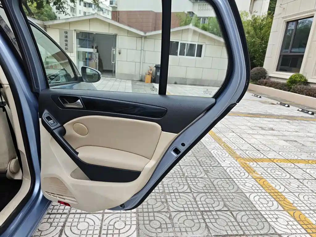 Volkswagen Golf — миниатюра 15