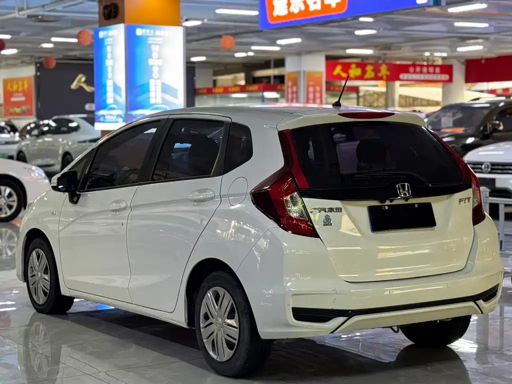 Honda Fit — миниатюра 7