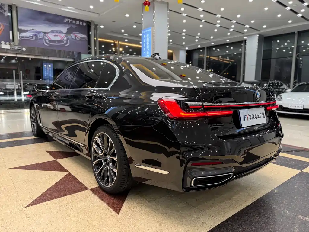 BMW 7 Series — миниатюра 28
