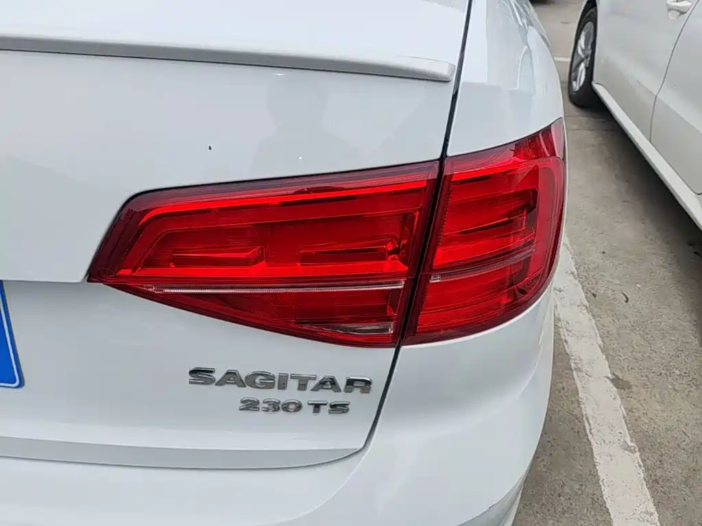 Volkswagen Sagitar — миниатюра 8