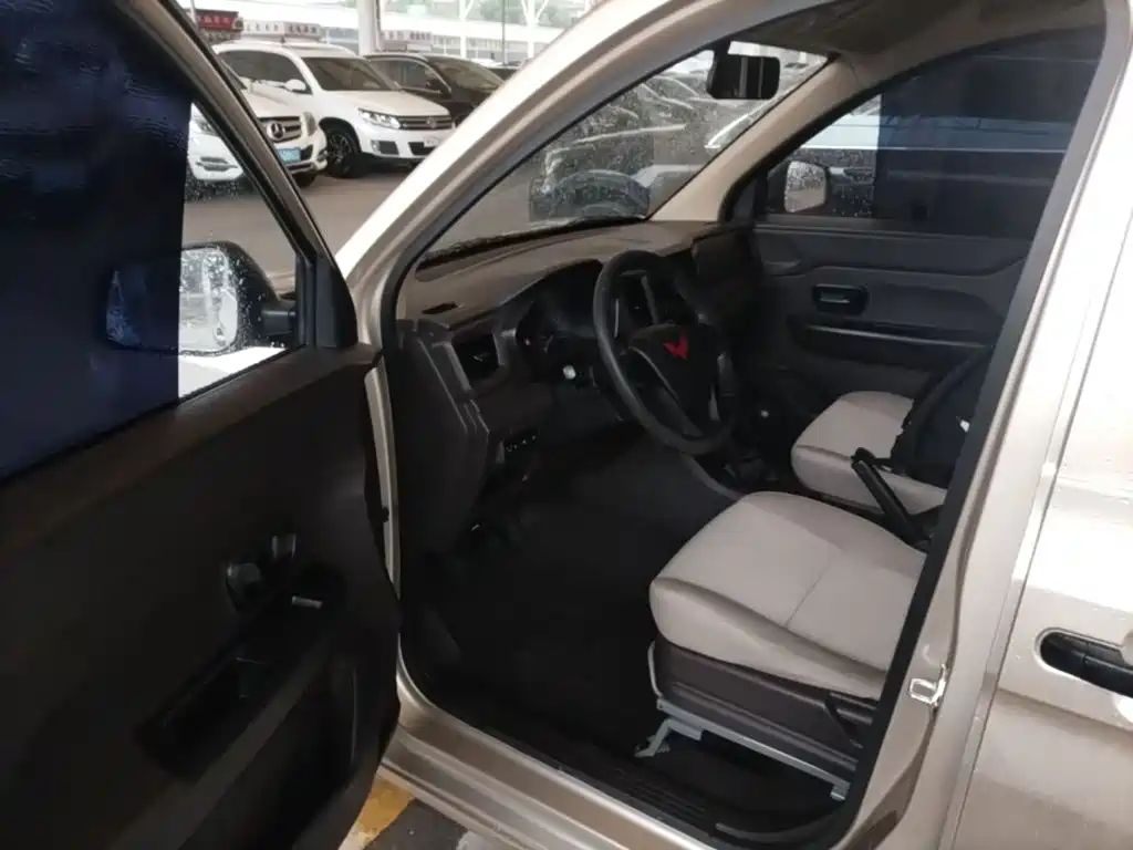 Wuling Hongguang V — миниатюра 16