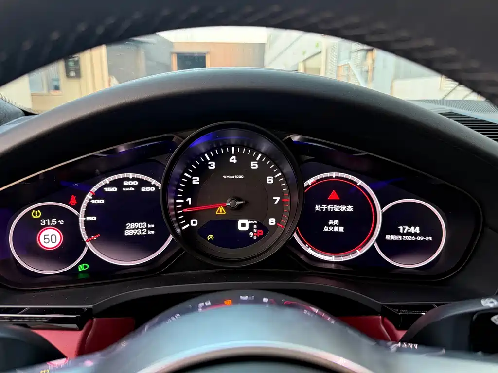 Porsche Cayenne — миниатюра 9