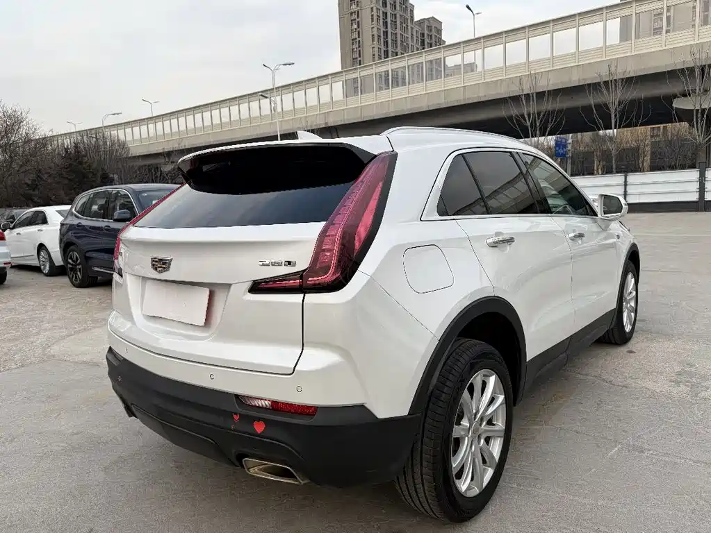 Cadillac XT4 2018 28T