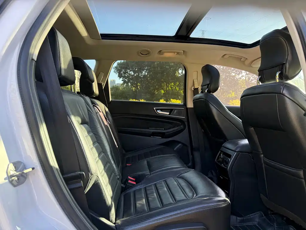 Ford Edge — миниатюра 16