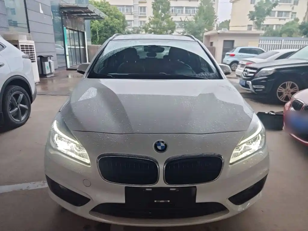 BMW 2 Series Active Tourer — миниатюра 3