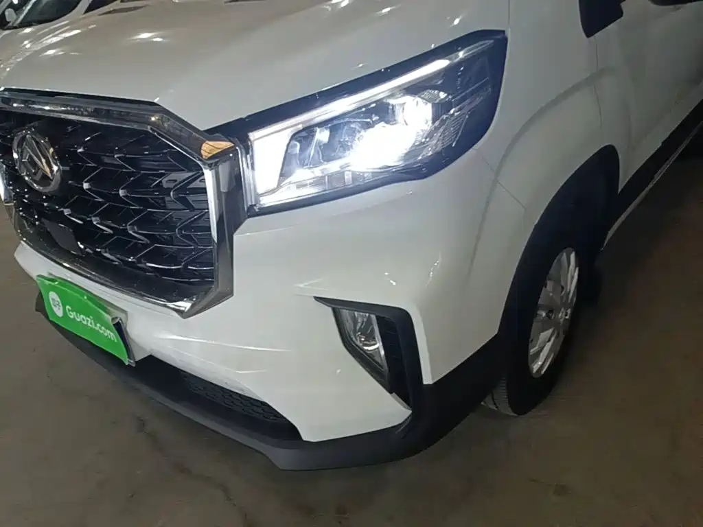 MAXUS V90 — миниатюра 24